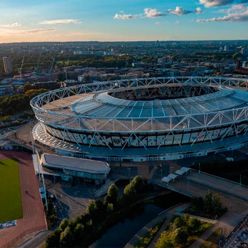 Besök en fotbollsarena i London under påsklovet